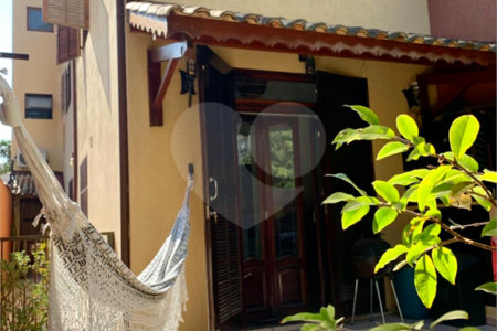 Sobrado à venda com 3 quartos, sendo 1 suíte, em Jardim Marajoara, São Paulo, SP