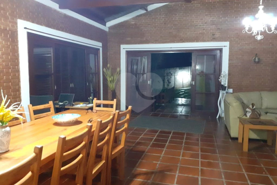 Casa à venda com 8 quartos, sendo 2 suítes, em Serra da Cantareira, Mairiporã, SP