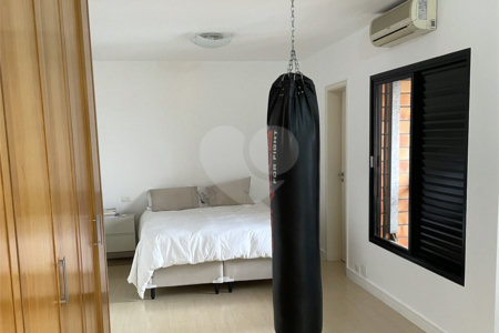 Apartamento à venda com 4 suítes em Vila Suzana, São Paulo, SP