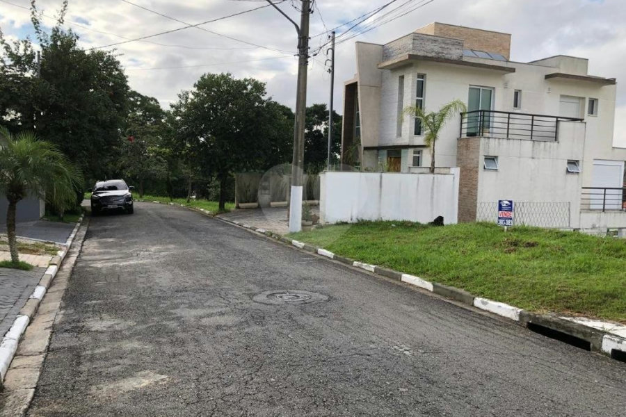 Terreno à venda em Horto, São Paulo, SP
