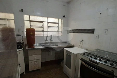 Casa Térrea Ampla com 4 Dormitórios, Suíte e Quintal à Apenas 15 Minutos do Estação Tatuapé.