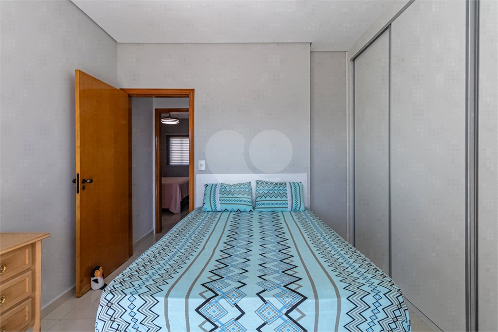Sobrado à venda com 4 quartos, sendo 3 suítes, em Parada Inglesa, São Paulo, SP