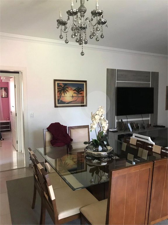 Casa à venda com 4 quartos, sendo 3 suítes, no condomínio Serra da Estrela, Atibaia - SP