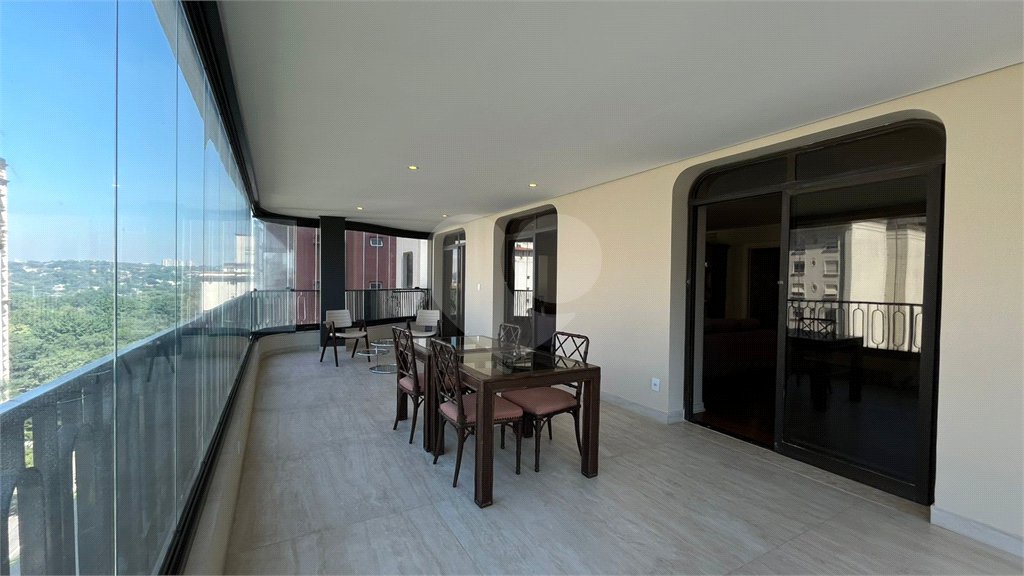 Apartamento à venda com 4 quartos, sendo 3 suítes, em Itaim Bibi, São Paulo, SP