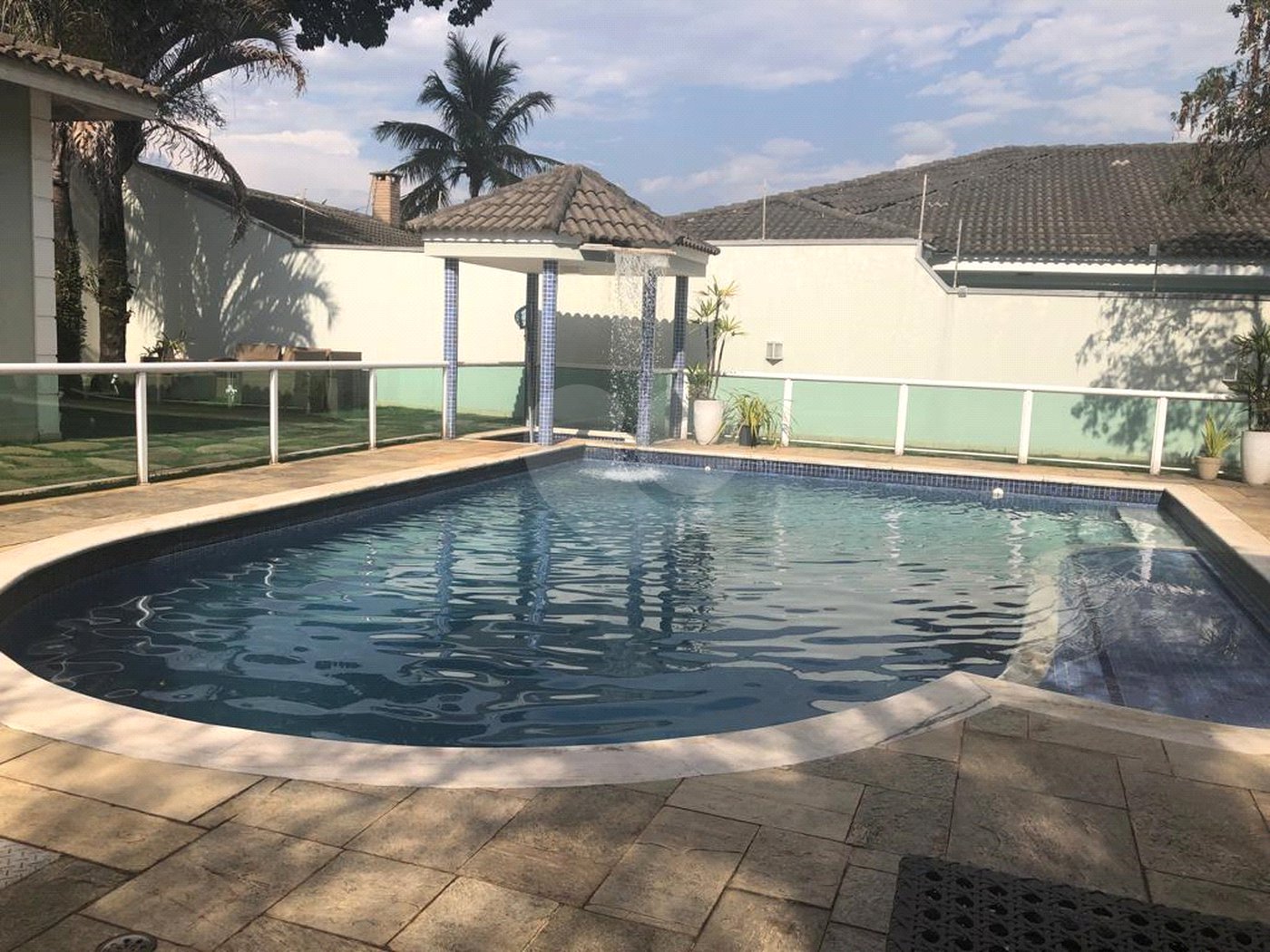 Sobrado à venda com 4 quartos, sendo 2 suítes, em Palmas do Tremembé, São Paulo, SP