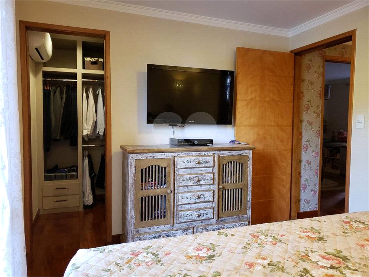 Casa à venda com 5 quartos, sendo 3 suítes, em Jardim da Saúde, São Paulo, SP