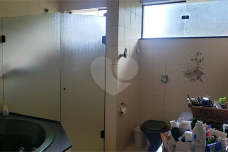 Sobrado à venda com 4 quartos, sendo 2 suítes, em Jardim Marajoara, São Paulo, SP