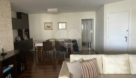 Apartamento à venda com 3 quartos, sendo 2 suítes,  em Campo Belo, São Paulo, SP