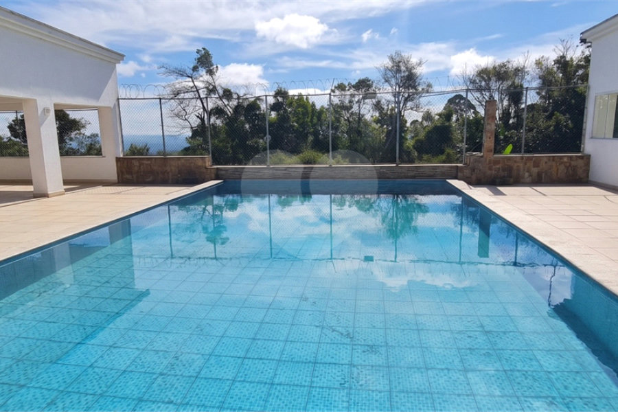 Casa à venda com 5 suítes em Roseira, Mairiporã, SP