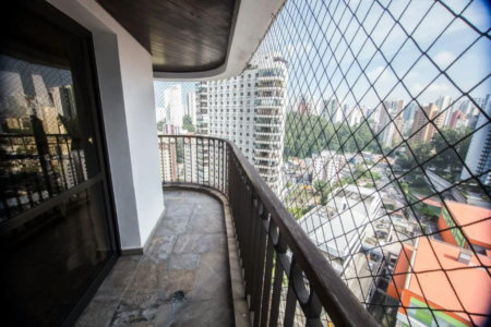 Apartamento à venda com 4 quartos, sendo 3 suítes, em Vila Andrade, São Paulo, SP