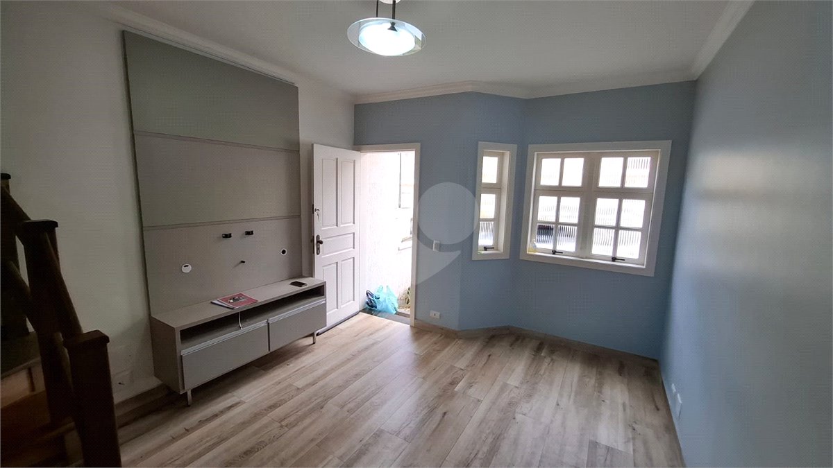 Casa à venda com 2 suítes no condomínio Village Palmas, São Paulo - SP