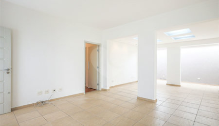 Casa Térrea à venda com 3 quartos, sendo 1 suíte,  em Cidade Vargas, São Paulo, SP