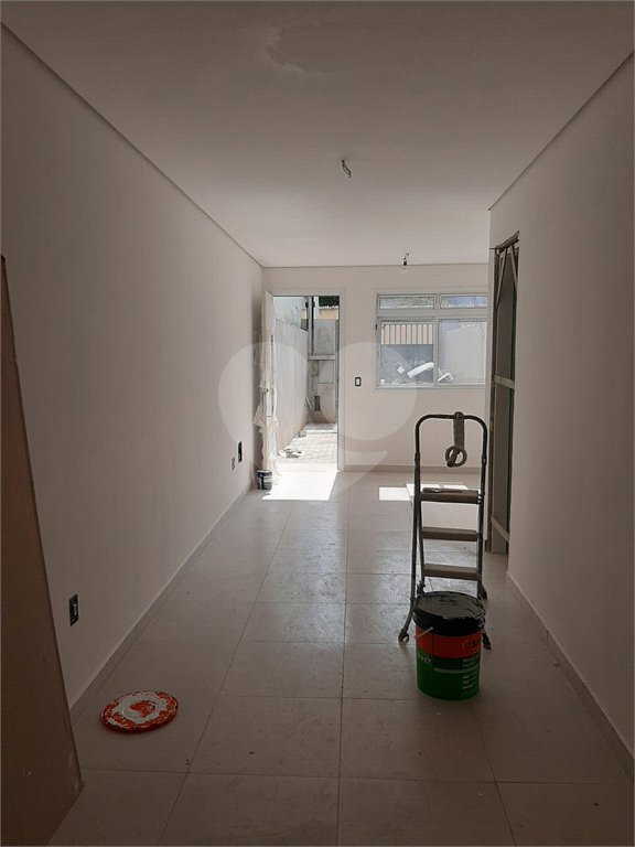 Sobrado à venda com 2 suítes em Vila Nivi, São Paulo, SP