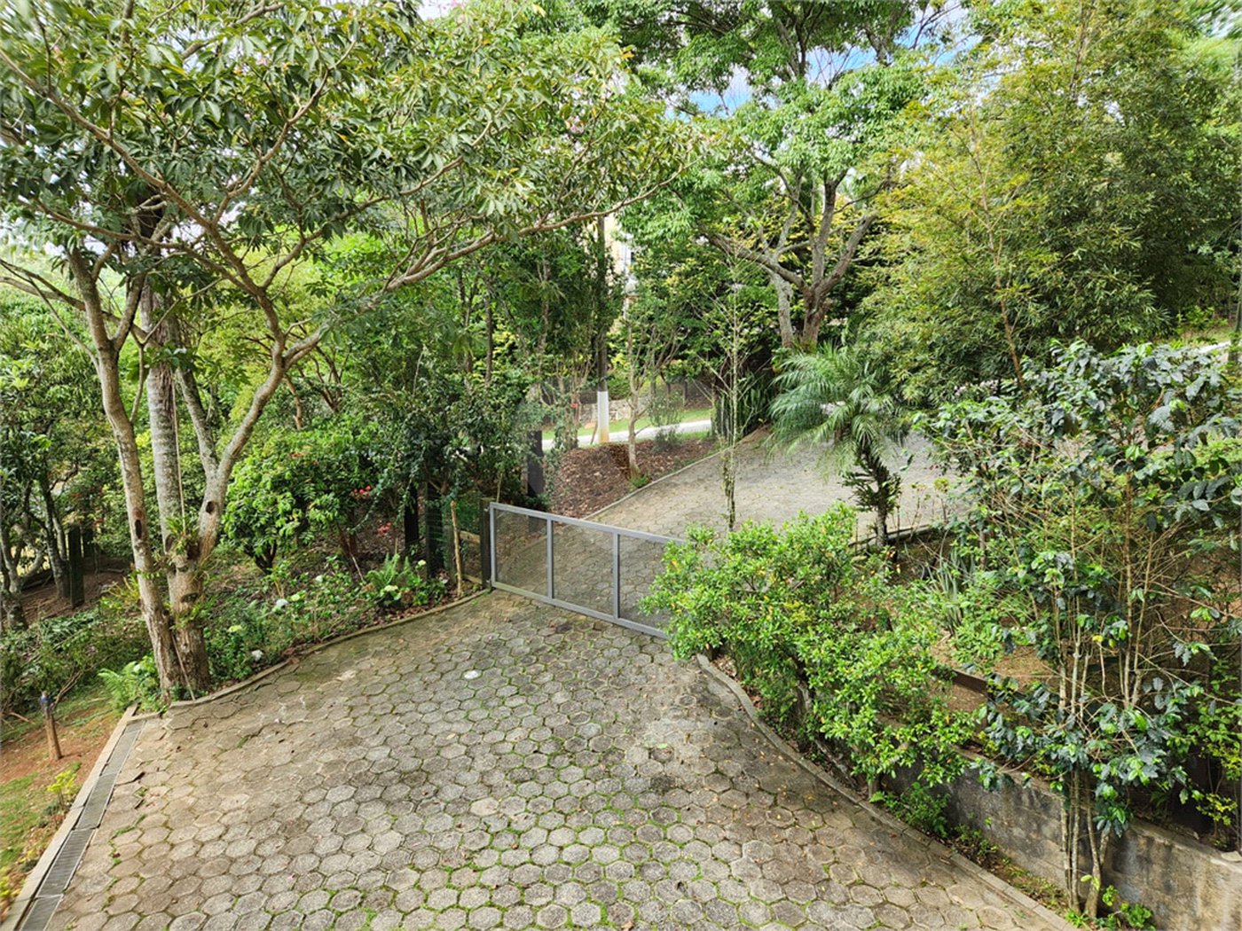 Casa à venda com 5 suítes no condomínio Suíça da Cantareira, Mairiporã - SP