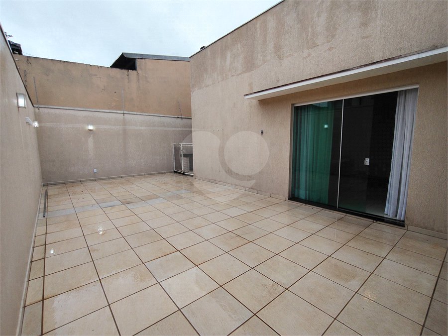 Sobrado à venda com 3 quartos, sendo 2 suítes, em Jardim Itália, Itapetininga, SP