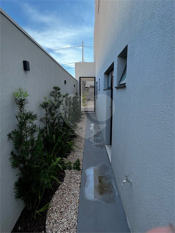 Casa à venda com 4 suítes no condomínio Florais do Parque, Cuiabá - MT