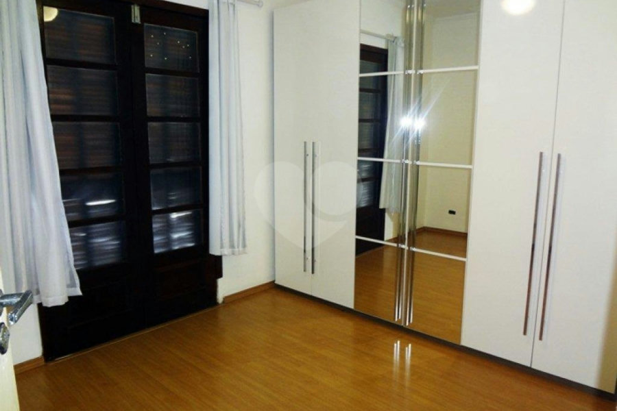 Sobrado à venda com 2 quartos em Chora Menino, São Paulo, SP