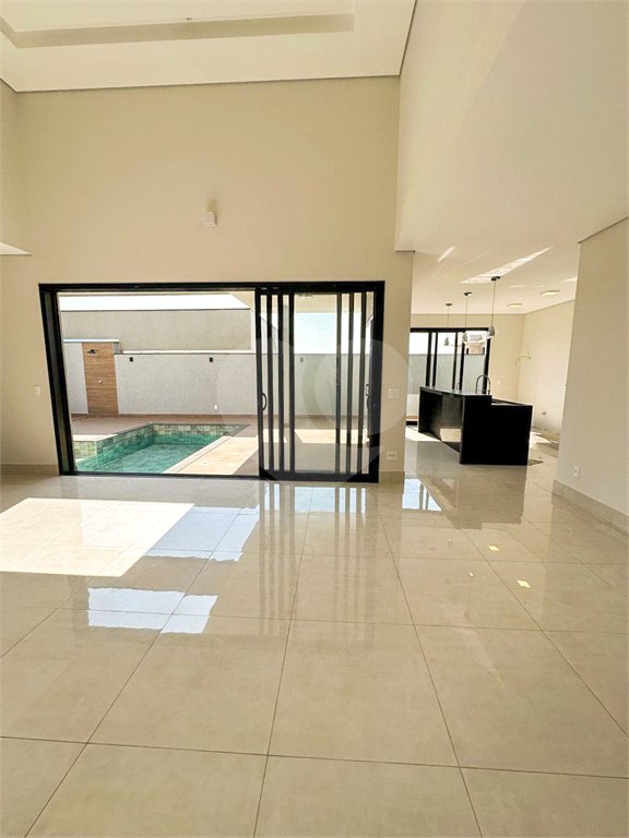 Casa à venda com 3 quartos, sendo 1 suíte, no condomínio Residencial Mont'alcino, Valinhos - SP