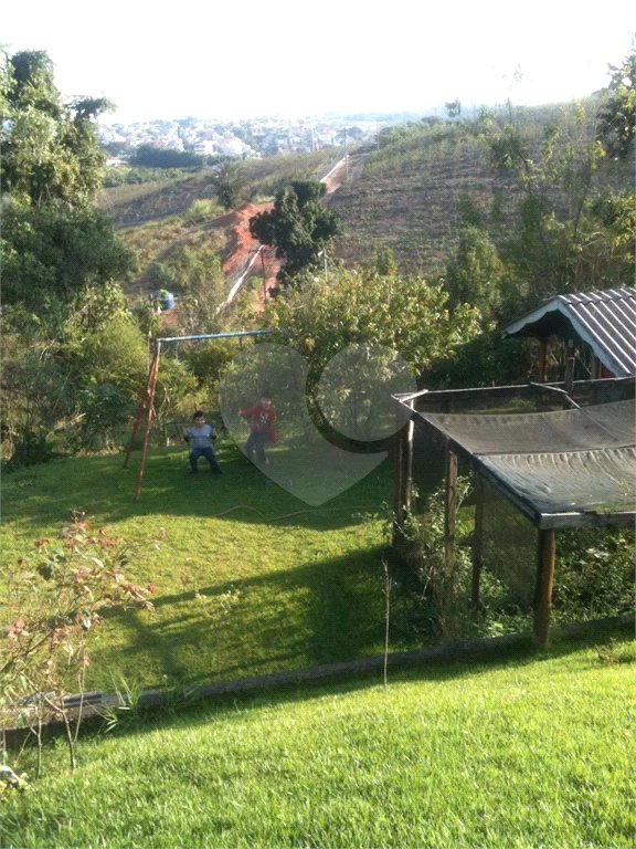 Sítio à venda com 8 quartos, sendo 3 suítes,  em Monte Alegre, Vinhedo, SP