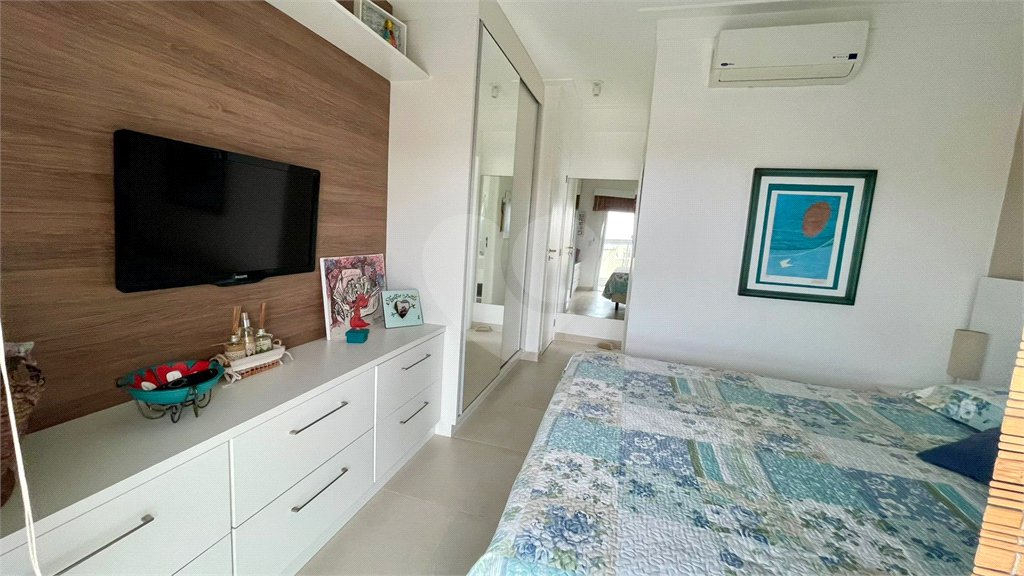 Apartamento à venda com 3 quartos, sendo 1 suíte,  em Jardim Belmar, Guarujá, SP