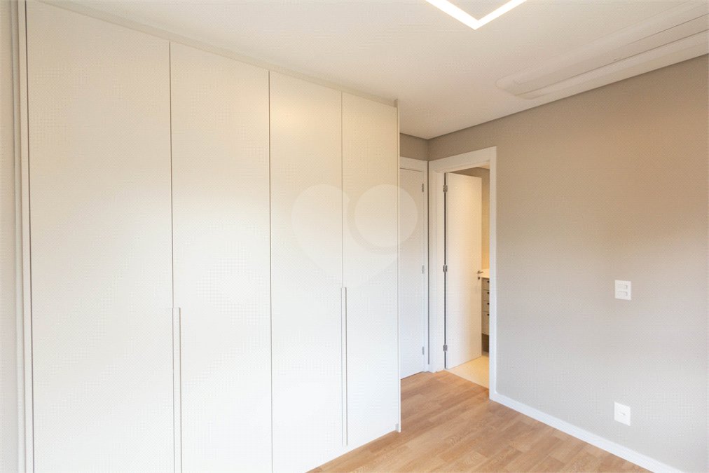 Apartamento à venda ou para alugar com 3 suítes em Moema, São Paulo, SP