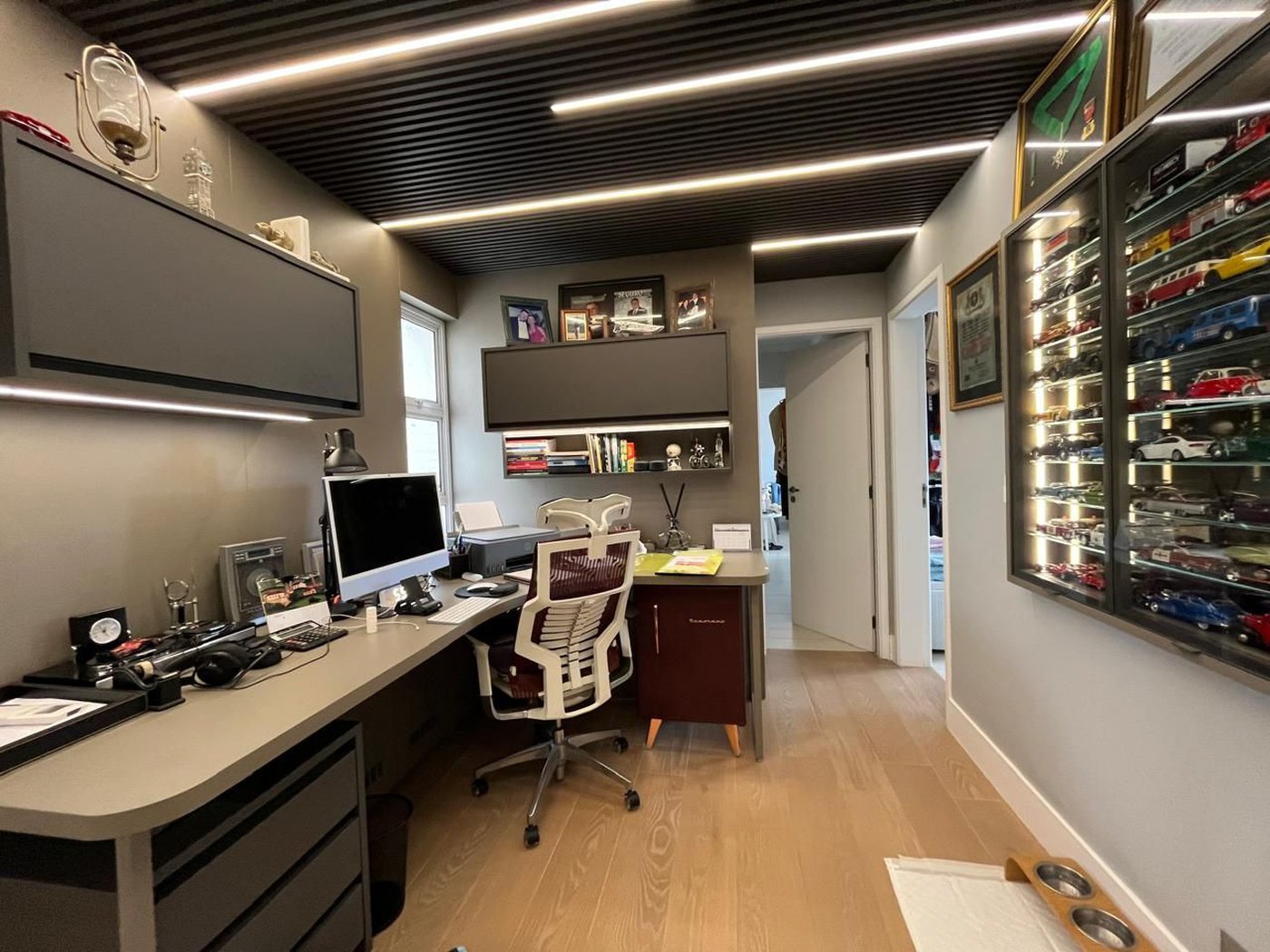 Apartamento com 3 dormitórios à venda, 189 m² por R$ 3.300.000,00 - P. Praia - Santos/SP