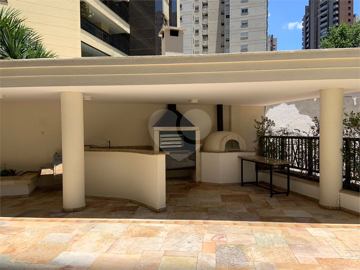 Apartamento à venda ou para alugar com 3 suítes em Vila Suzana, São Paulo, SP