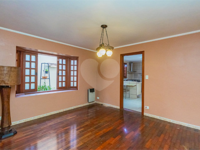Sobrado à venda com 3 quartos, sendo 1 suíte,  em Jardim Prudência, São Paulo, SP