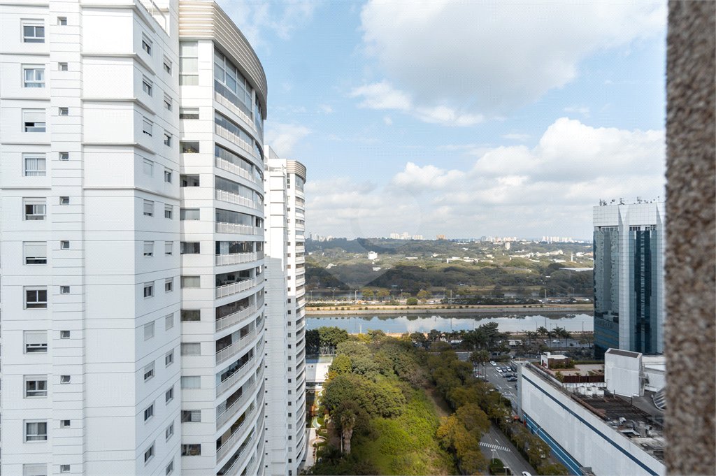 Duplex à venda com 6 quartos, sendo 4 suítes, em Alto de Pinheiros, São Paulo, SP