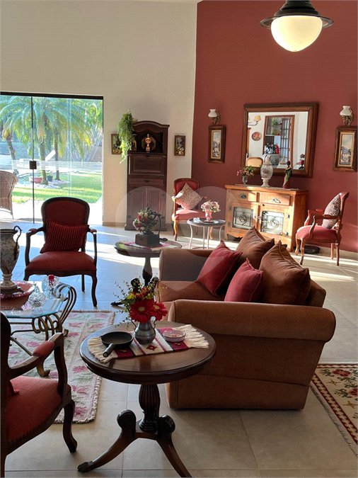 Casa à venda com 4 suítes no condomínio Residencial Vale das Laranjeiras, Indaiatuba - SP
