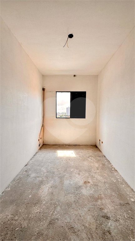 Casa à venda com 3 quartos, sendo 1 suíte, no condomínio Miguel Comitre, Poá - SP