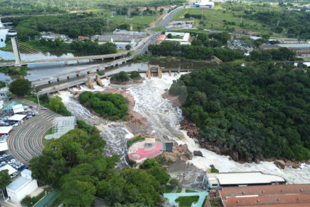 Casa à venda com 2 quartos no condomínio Fechado Village Haras São Luiz II, Salto - SP
