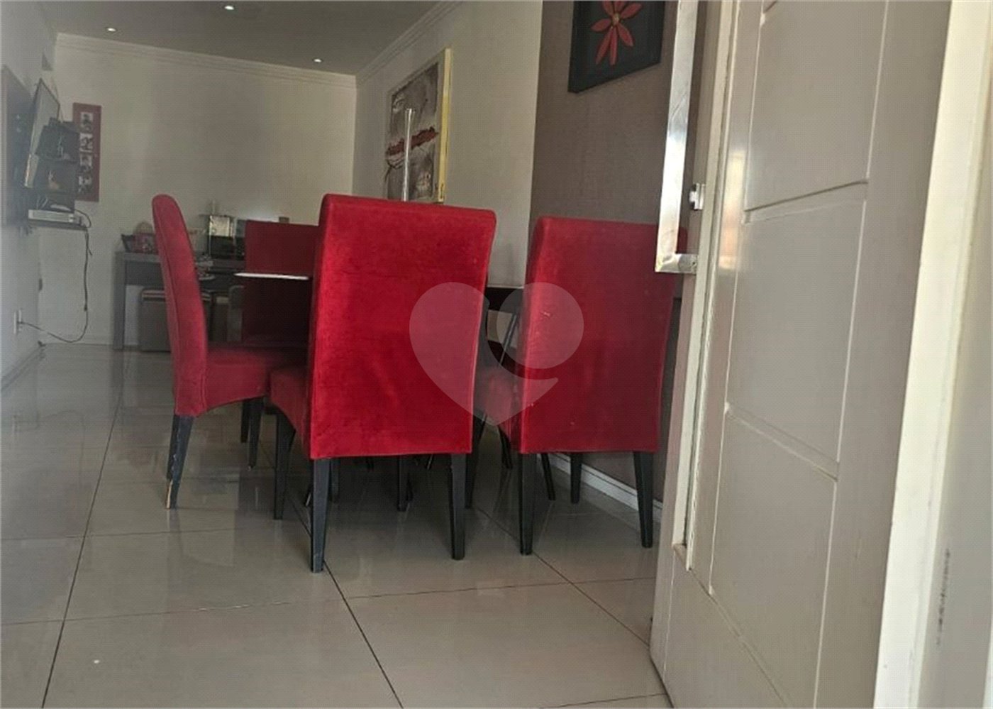 Casa à venda com 3 quartos, sendo 1 suíte, no condomínio Parque das Árvores, Sorocaba - SP