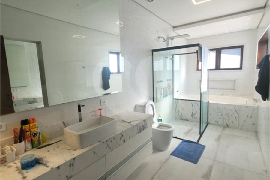 Casa para alugar com 5 quartos, sendo 2 suítes,  no condomínio Alpes de Caieiras, Caieiras - SP