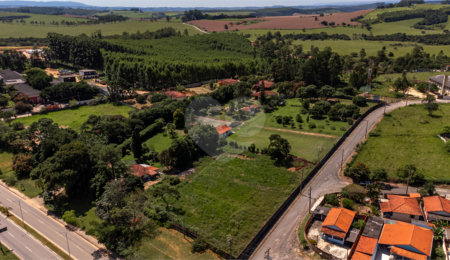 Chácara à venda com 5 quartos, sendo 2 suítes,  em Vila São João, Sarapuí, SP