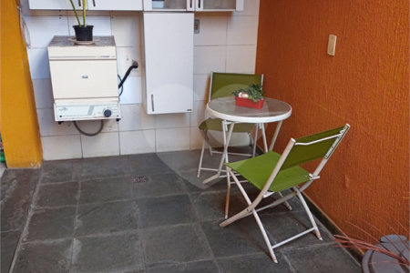 Sobrado à venda com 3 quartos em Jardim Colombo, São Paulo, SP