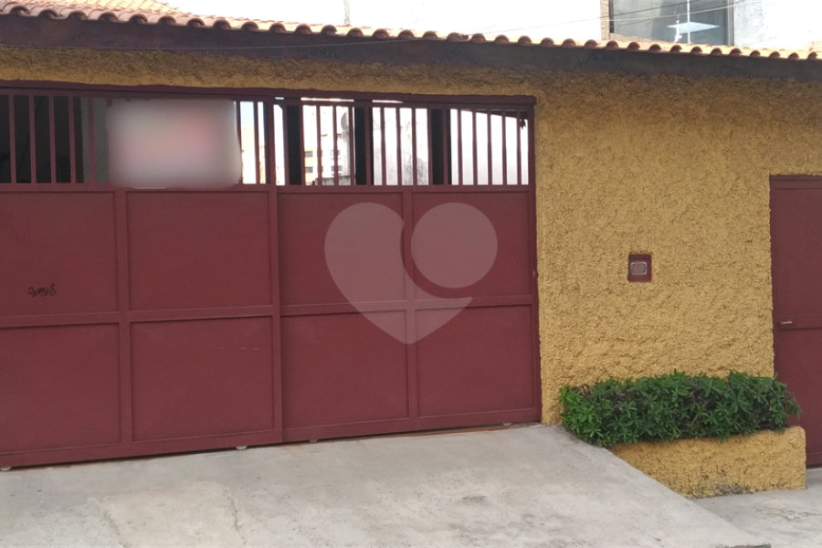 Casa à venda com 4 quartos, sendo 2 suítes,  em Vila Romero, São Paulo, SP