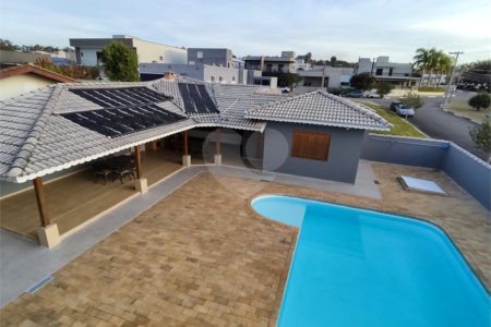 Casa à venda com 3 suítes no condomínio Shamballa II, Atibaia - SP