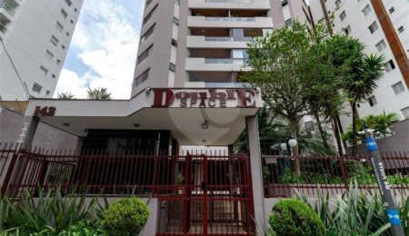 Apartamento à venda com 3 quartos, sendo 1 suíte,  em Vila Hamburguesa, São Paulo, SP