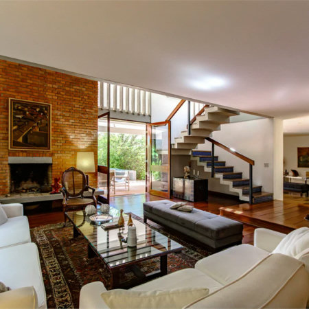 Casa à venda com 4 quartos, sendo 1 suíte,  em Jardim Leonor, São Paulo, SP