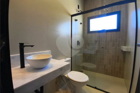 Casa à venda com 2 quartos, sendo 1 suíte, no condomínio Terras de São Francisco, Sorocaba - SP