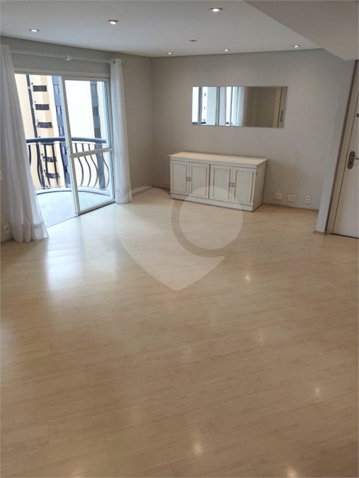 Apartamento à venda com 3 quartos, sendo 1 suíte, em Indianópolis, São Paulo, SP