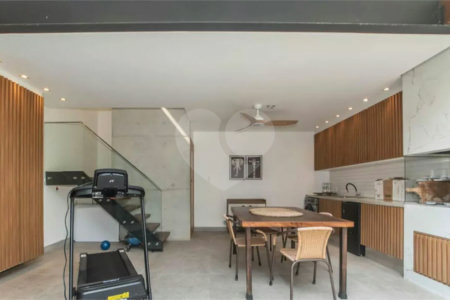 Sobrado à venda com 4 quartos, sendo 1 suíte,  em Cidade Monções, São Paulo, SP