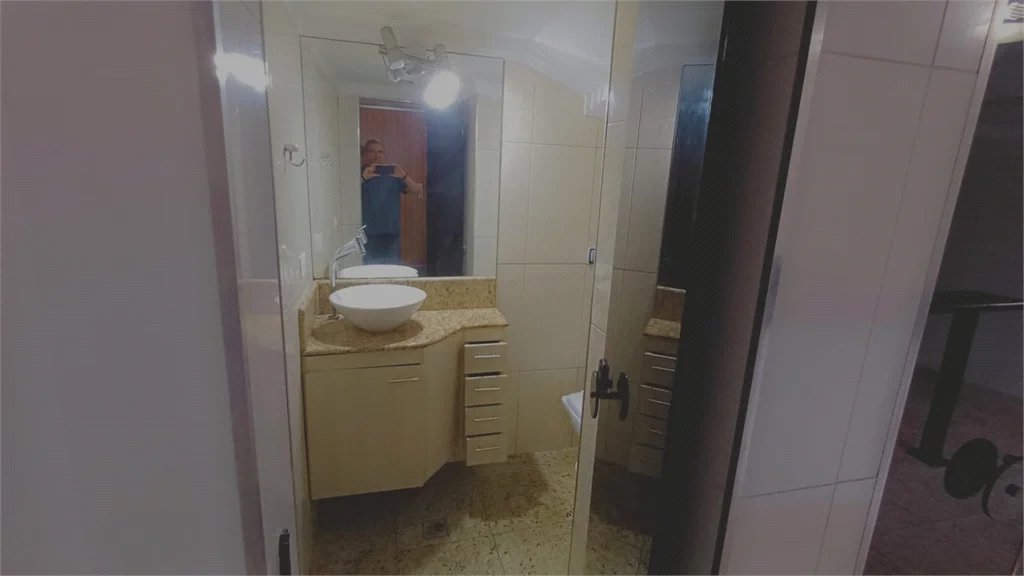 Sobrado à venda com 3 quartos em Bonfim, Osasco, SP