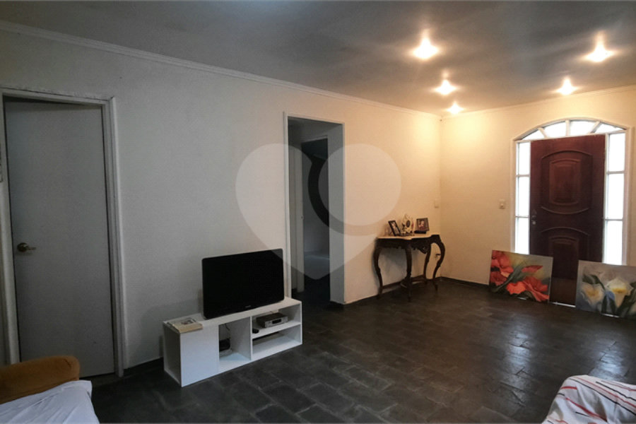 Casa à venda com 3 quartos, sendo 1 suíte, no condomínio Alpes da Cantareira, Mairiporã - SP