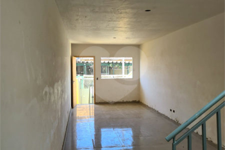 Sobrado à venda com 3 quartos, sendo 1 suíte, em Vila Gomes, São Paulo, SP