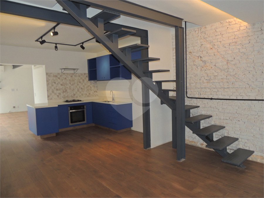 Casa de Vila à venda com 4 quartos, sendo 3 suítes, em Chácara Santo Antônio, São Paulo, SP