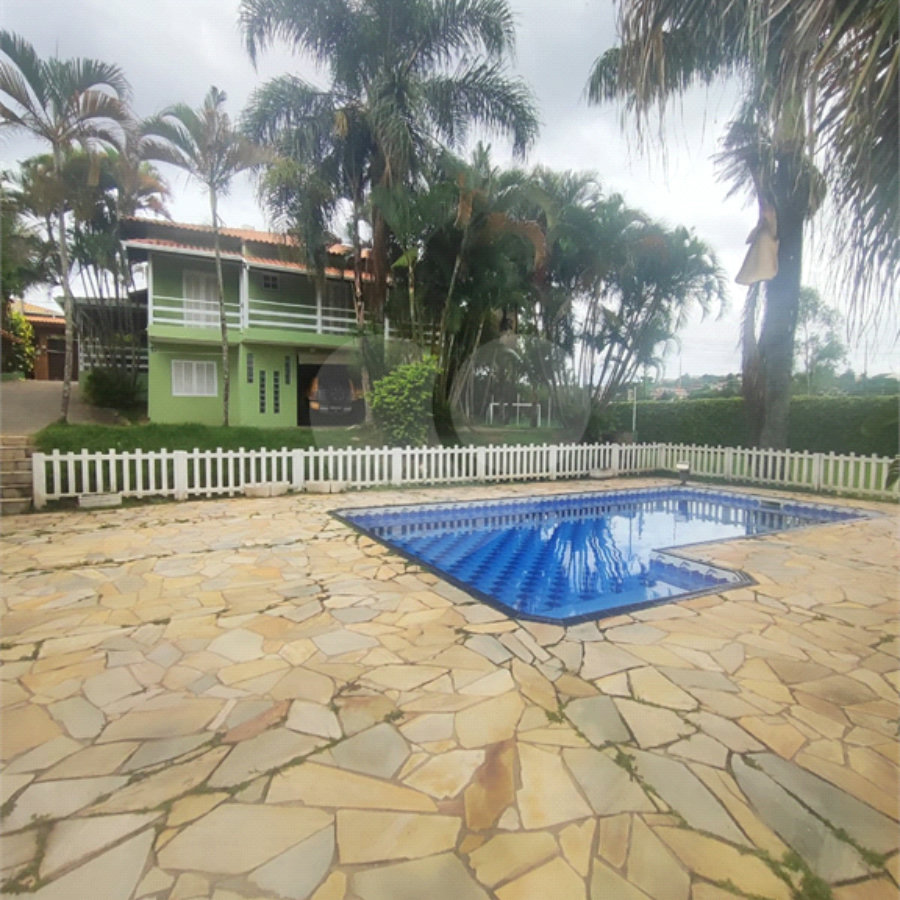 Casa à venda com 4 quartos, sendo 1 suíte, em Ivoturucaia, Jundiaí, SP