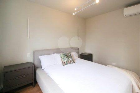 Apartamento à venda com 2 quartos, sendo 1 suíte,  em Vila Olímpia, São Paulo, SP