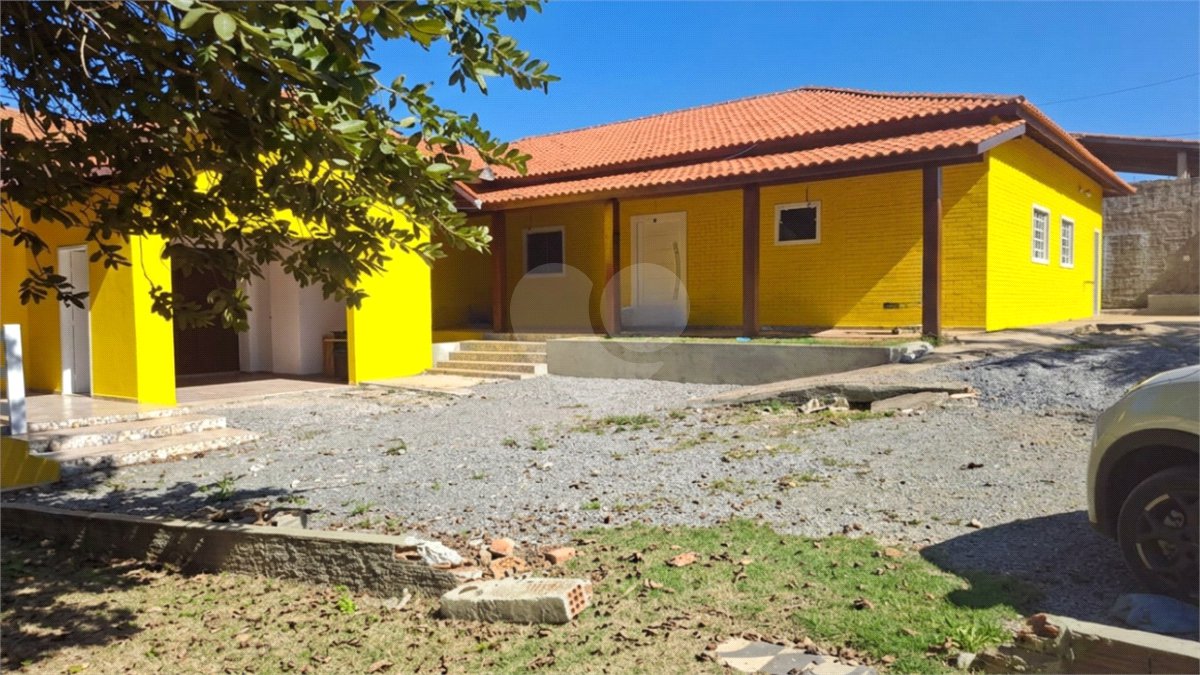 Chácara à venda com 3 suítes em Vila Xisto, São Miguel Arcanjo, SP